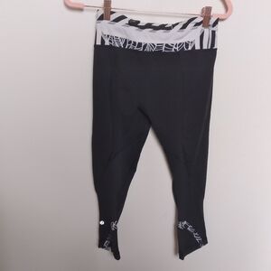Lululemon Black and White Inspire Cropped Leggings Size 4